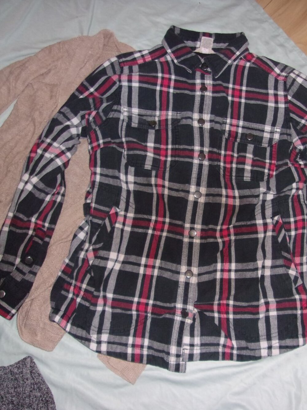 Duluth fleece lined size small womens plaid flannel shirt black white gorpcore